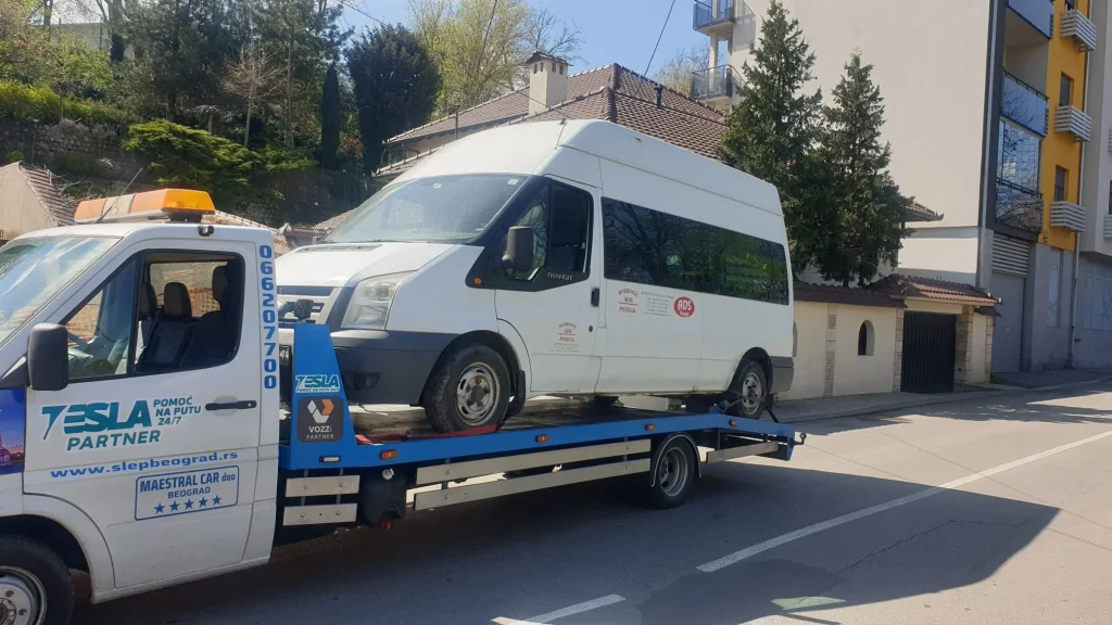 slep sluzba savski venac prevozi beli kombi